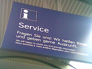 Service Schild am Freiburger Hauptbahnhof