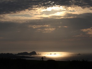  Sonnenuntergang in der Bretagne, wo die Sonne ins Meer fällt.