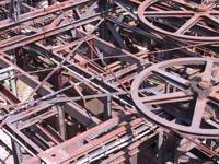 Lorenschienen mit Zugmechanismus